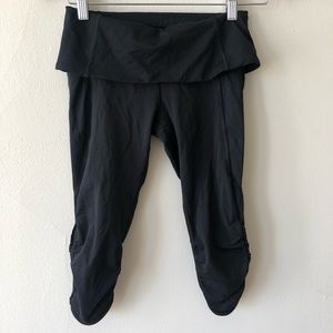 Lululemon black Capri tights